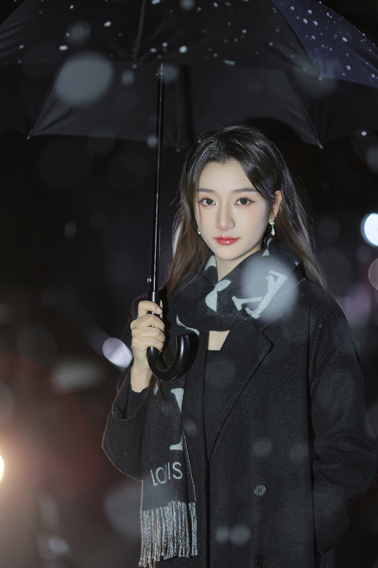 冷fufu富贵大小姐风｜夜景写真🌃（图ZMjg4ODk3NDU2） - 人像摄影 - 站酷设计师白兔糖写真馆原创素材 - 站酷ZCOOL