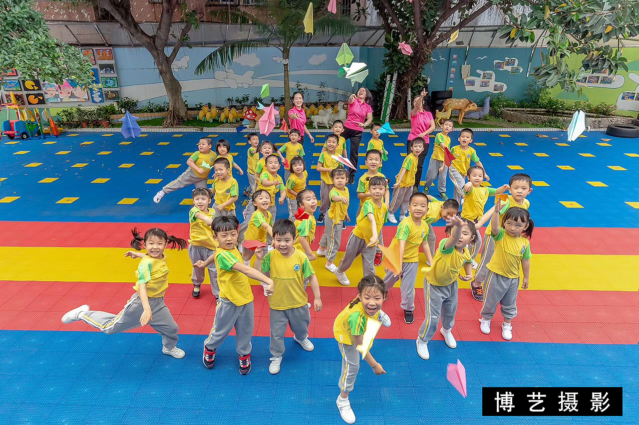 佛山幼儿园毕业照拍摄学士服出租相册制作毕业照航拍