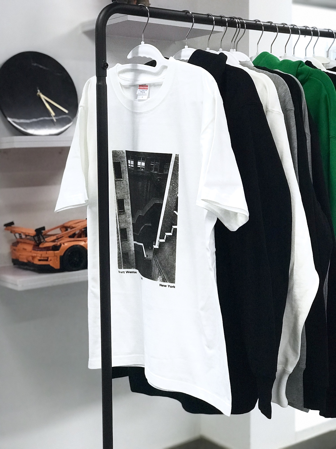 丝网印刷brettweston作品一幅