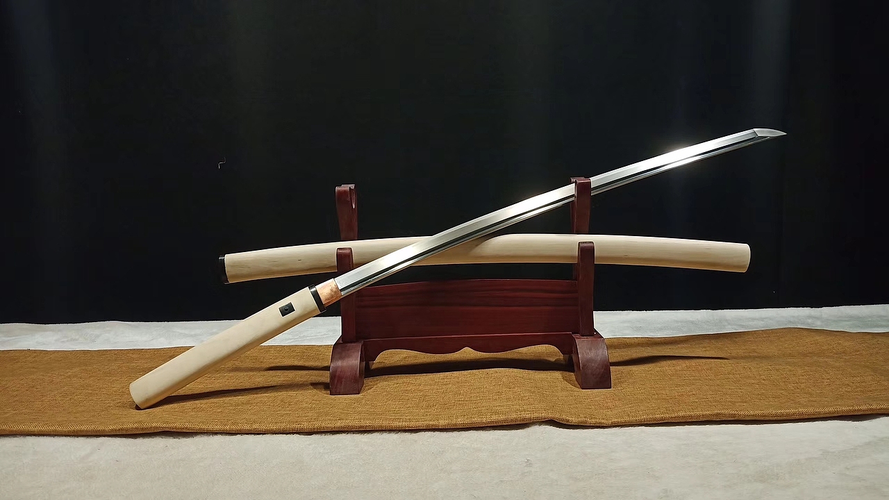 老吴是一个刀匠|手工艺|工艺品设计|正钢刀剑道具师_原创作品-站酷