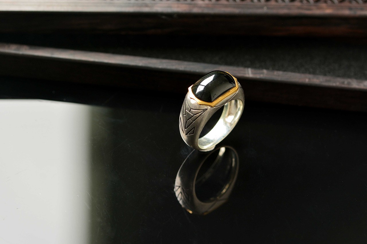 设计师作品|几何马鞍墨翠戒指