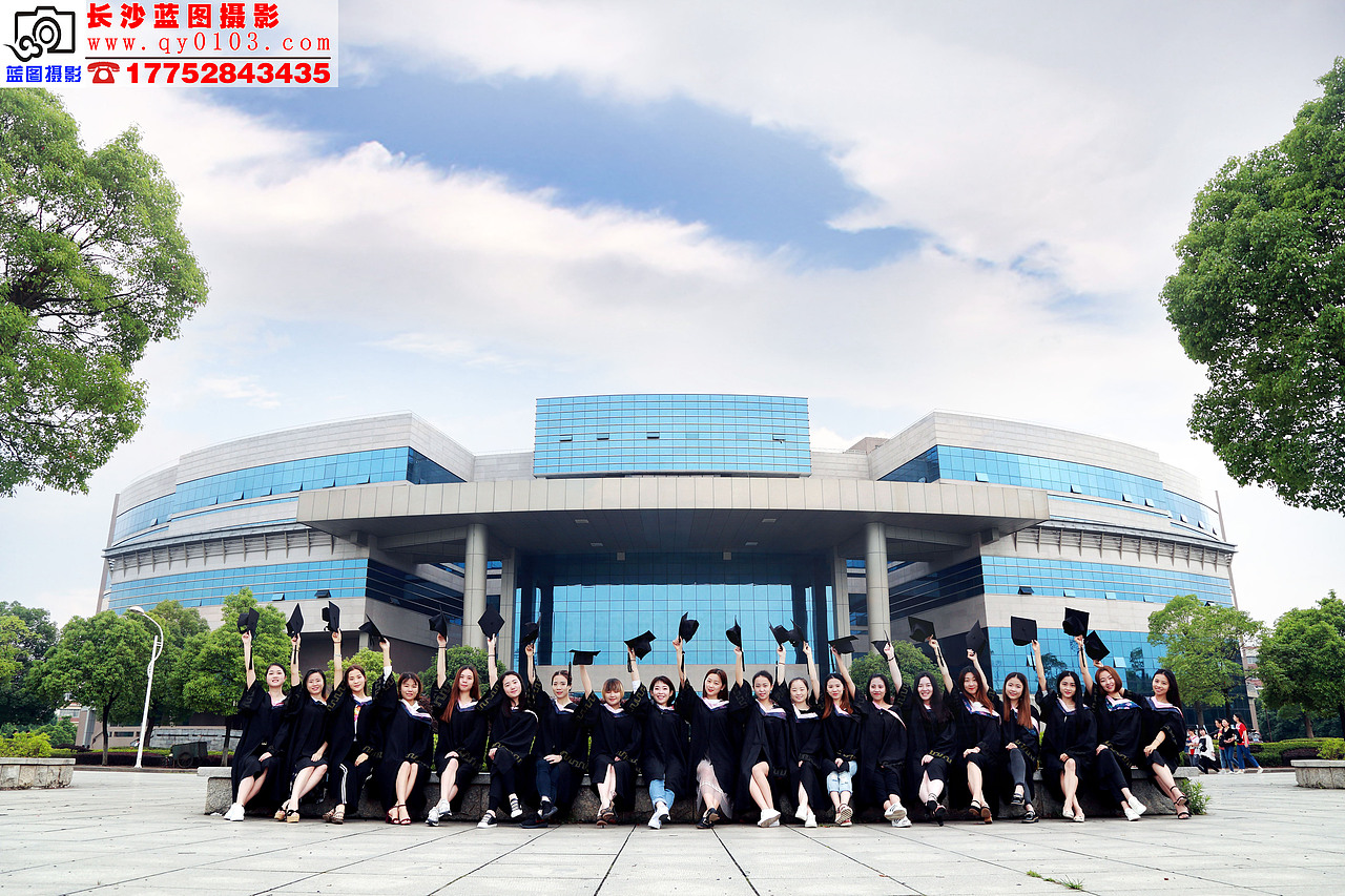 长沙毕业照摄影 服装出租6元起（图ZMTExNzI0NzY4） - 人像摄影 - 站酷设计师毕业照拍摄原创素材 - 站酷ZCOOL