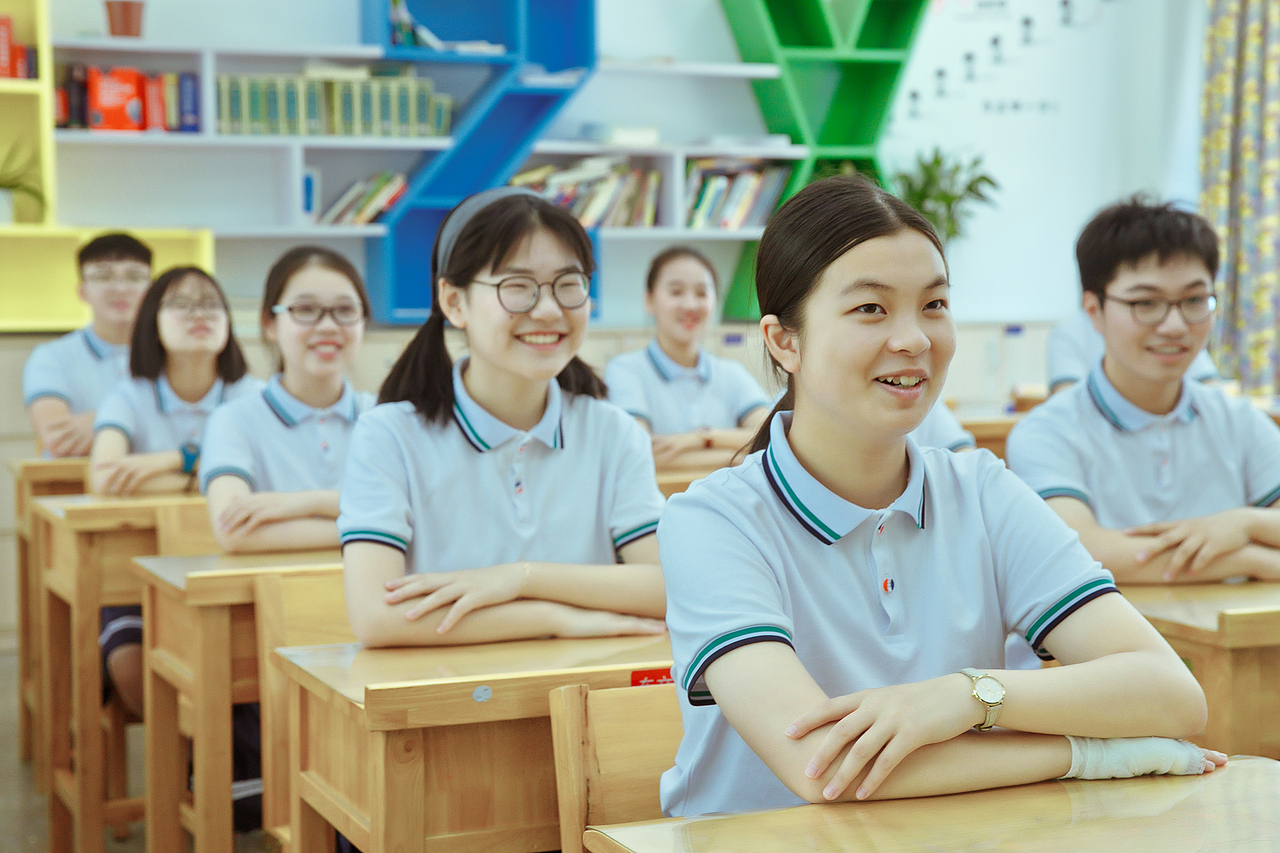 恰同学年少 风华正茂