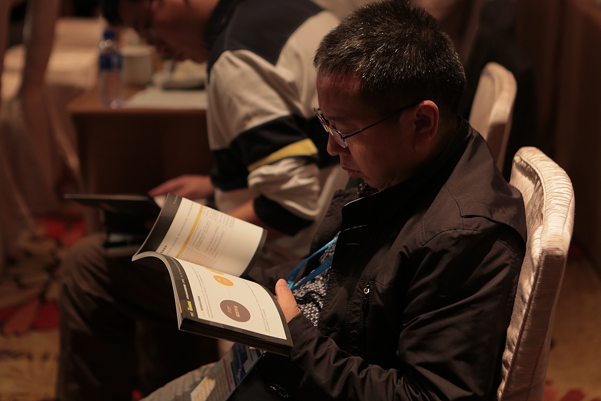 Greenpeace 能源革命 Branding Design