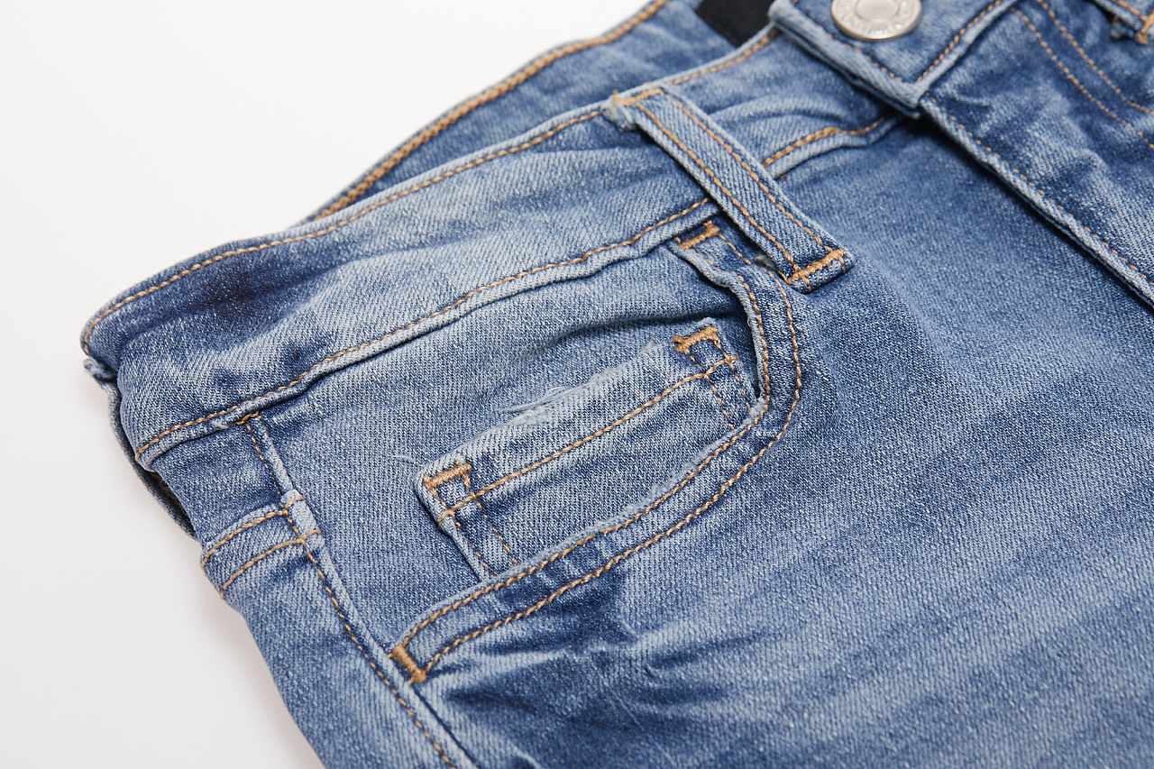 牛仔裤平铺拍摄