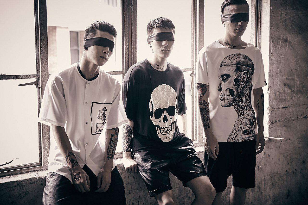 纪念版僵尸男孩夏季潮男骷髅头日系短袖T恤网拍