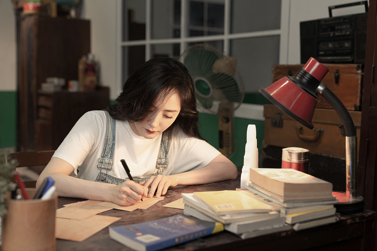 京东618 京奇探秘夜 杨幂主题海报（图ZMjcwMzg3NTI4） - 人像摄影 - 站酷设计师Xen和Sendoh原创素材 - 站酷ZCOOL