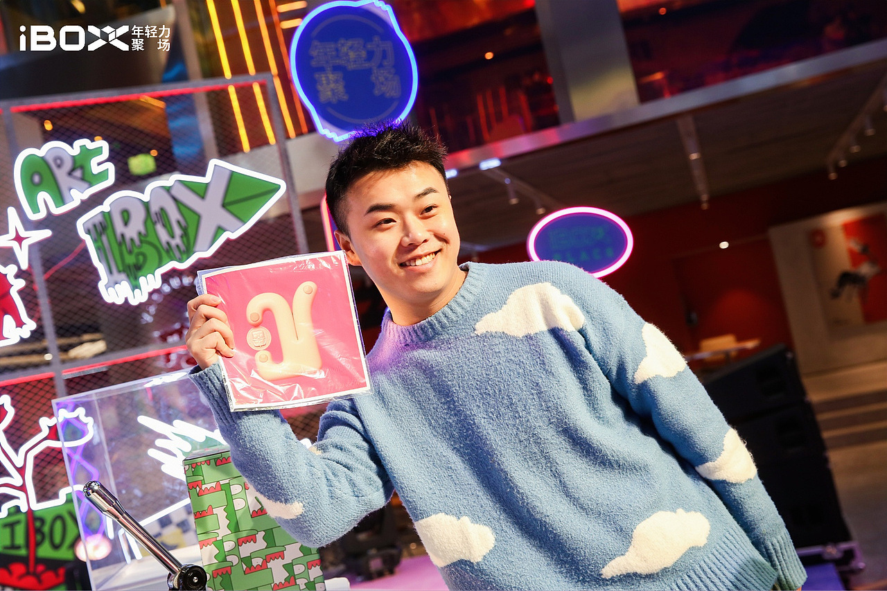 《怪物有零钱》登上村上隆中国直播首秀与全国首展回顾（图ZMjM2NjU0OTIw） - 展陈设计 - 站酷设计师王晨睿原创素材 - 站酷ZCOOL