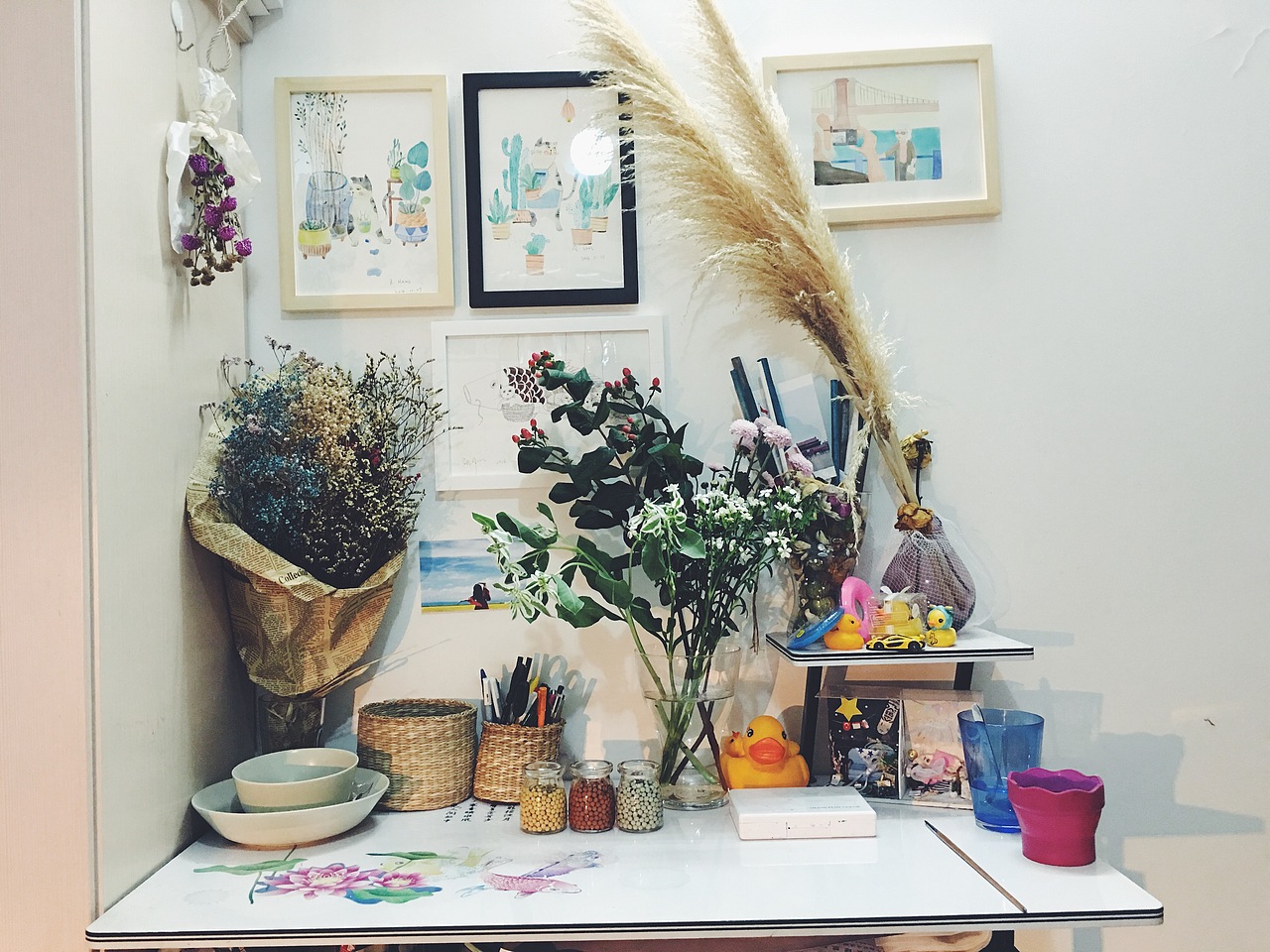 安静的养花画画