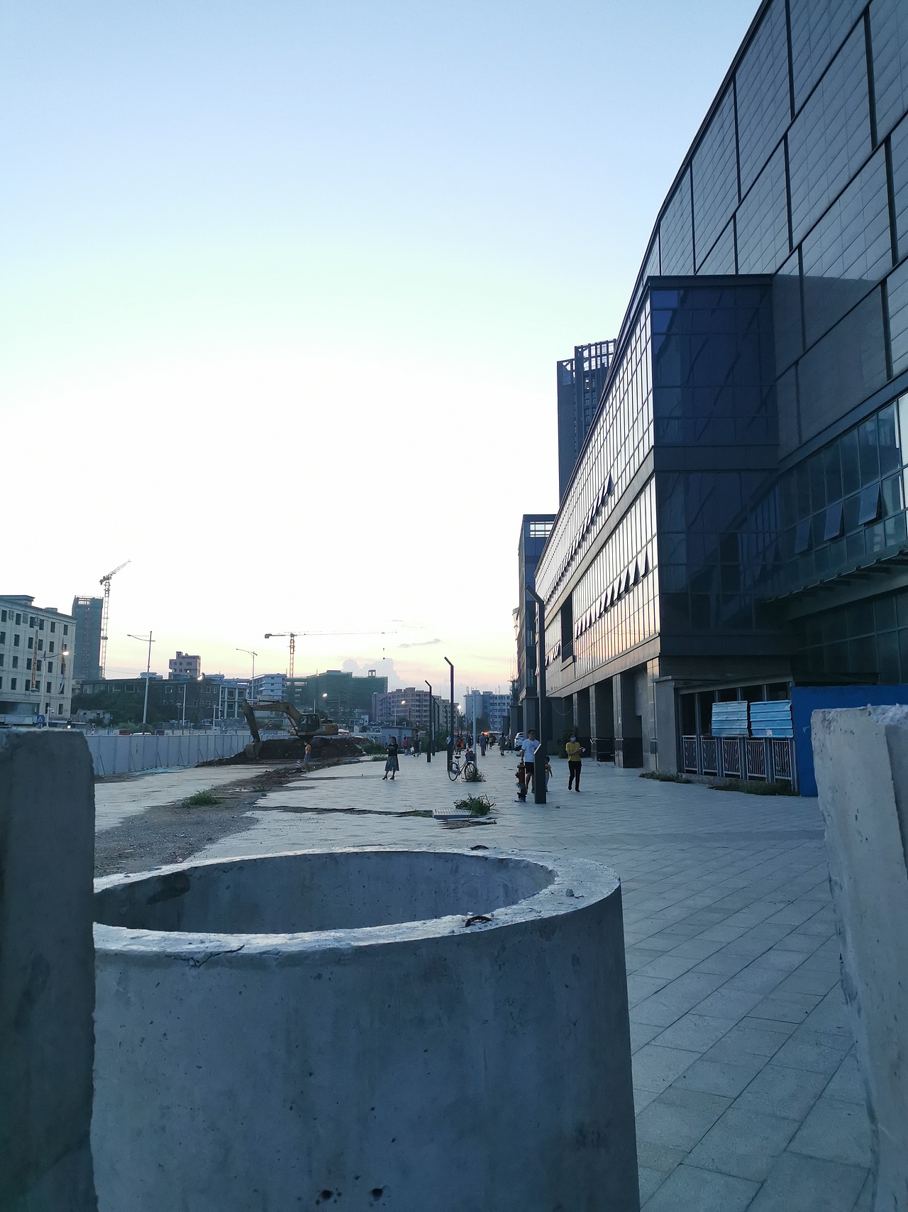 手机扫街，不知道怎么拍就慢慢来吧