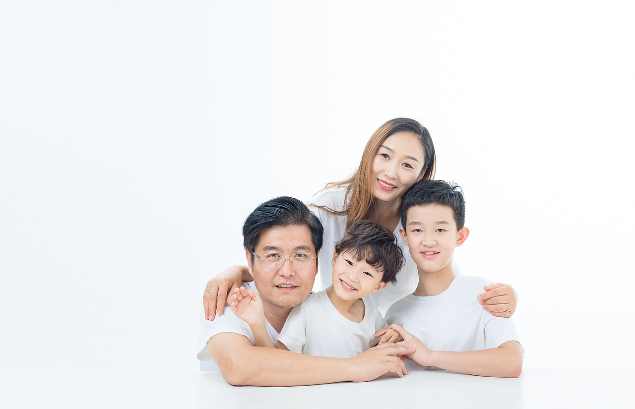亲子全家福（图ZMjUwNDg3MzAw） - 人像摄影 - 站酷设计师雅匠海悦店原创素材 - 站酷ZCOOL
