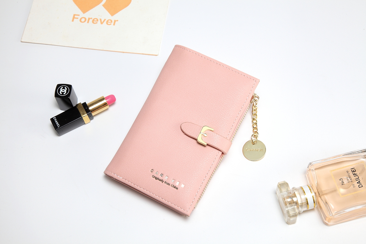 时尚女包摄影 钱包卡包拍照 模特场景拍摄 网拍图片（图ZMjE1NDMxNjA0） - 产品摄影 - 站酷设计师广州集映视觉摄影原创素材 - 站酷ZCOOL