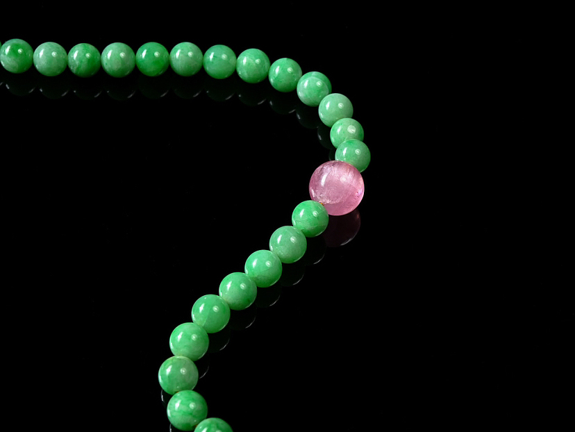 古玩摄影 | 清代宫廷翡翠朝珠（图ZMzQ2MDU1NTQ4） - 产品摄影 - 站酷设计师1874HAHA原创素材 - 站酷ZCOOL