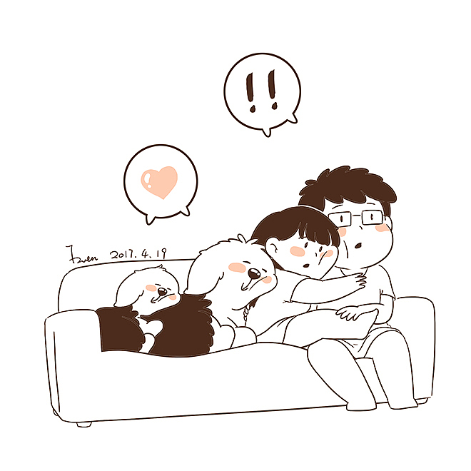 我们一家子看电视都很专注哈哈哈