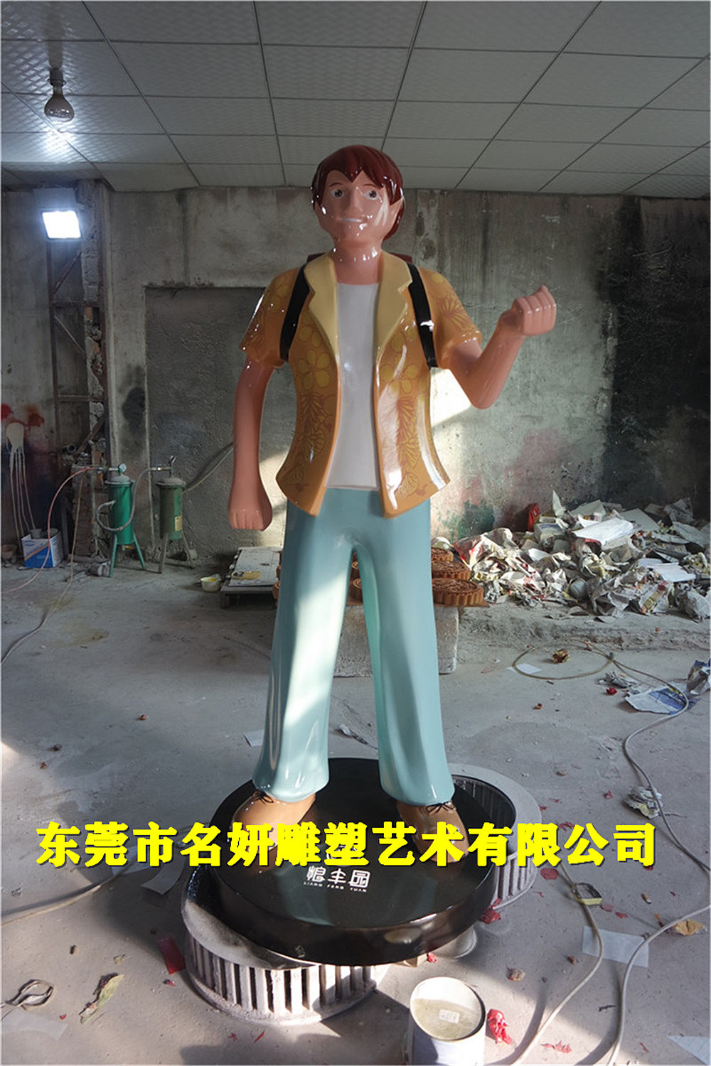时尚潮流步行街人像雕塑摆件玻璃钢现代人造型雕像