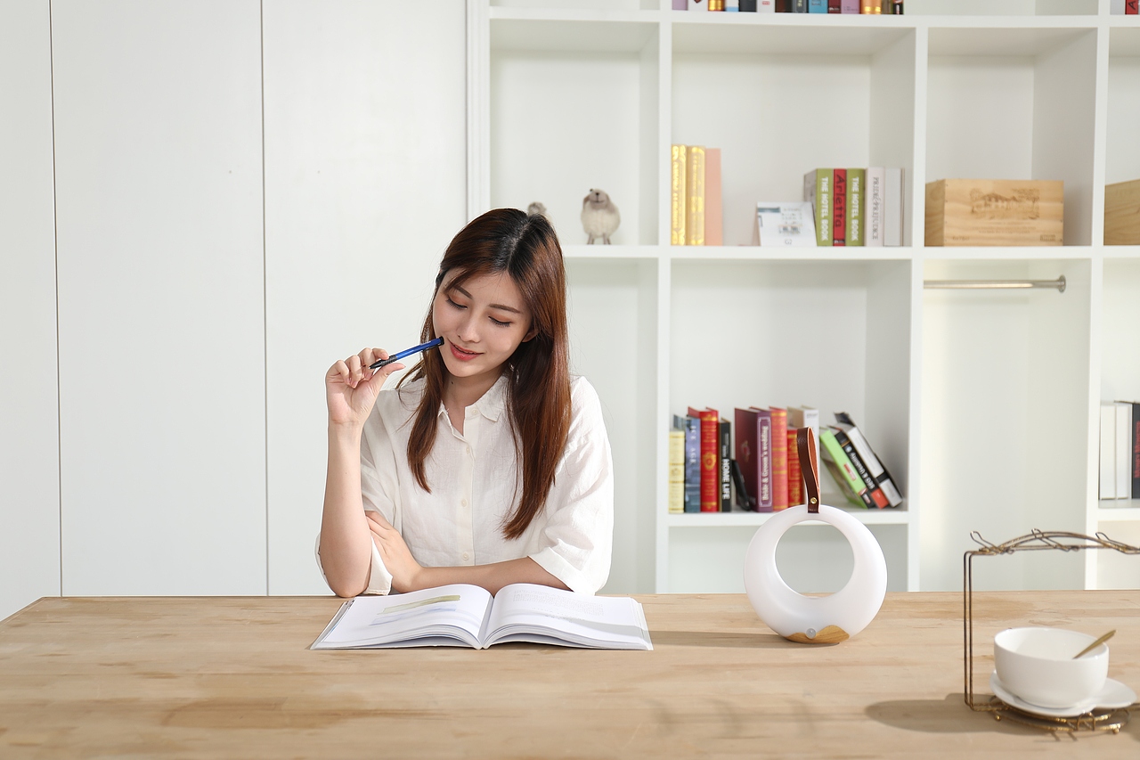小猪会飞  静静看书的春天 帼鑫实业 GX Diffuser