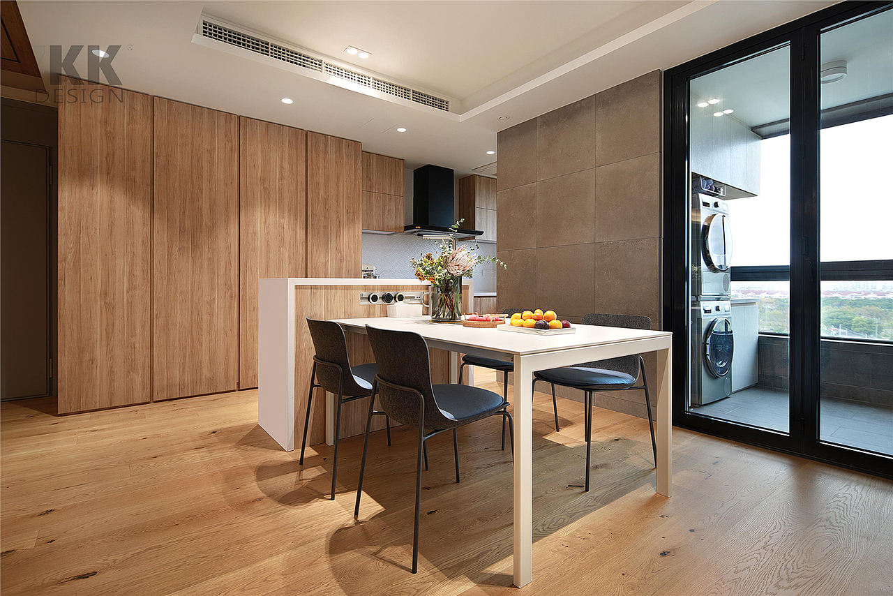 餐厅和厨房的一体式空间设计,舒适,放大空间感。