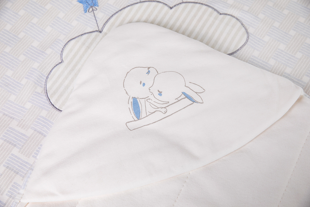 婴儿抱被静物拍摄