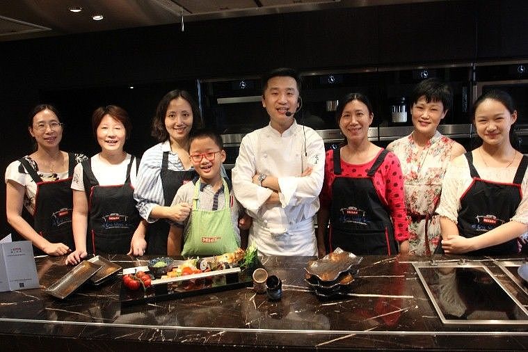 ［角色圈］这次蜕变，从分享美食开始（图ZNTQyMDU0MTY=） - 短片 - 站酷设计师徐小昕原创素材 - 站酷ZCOOL