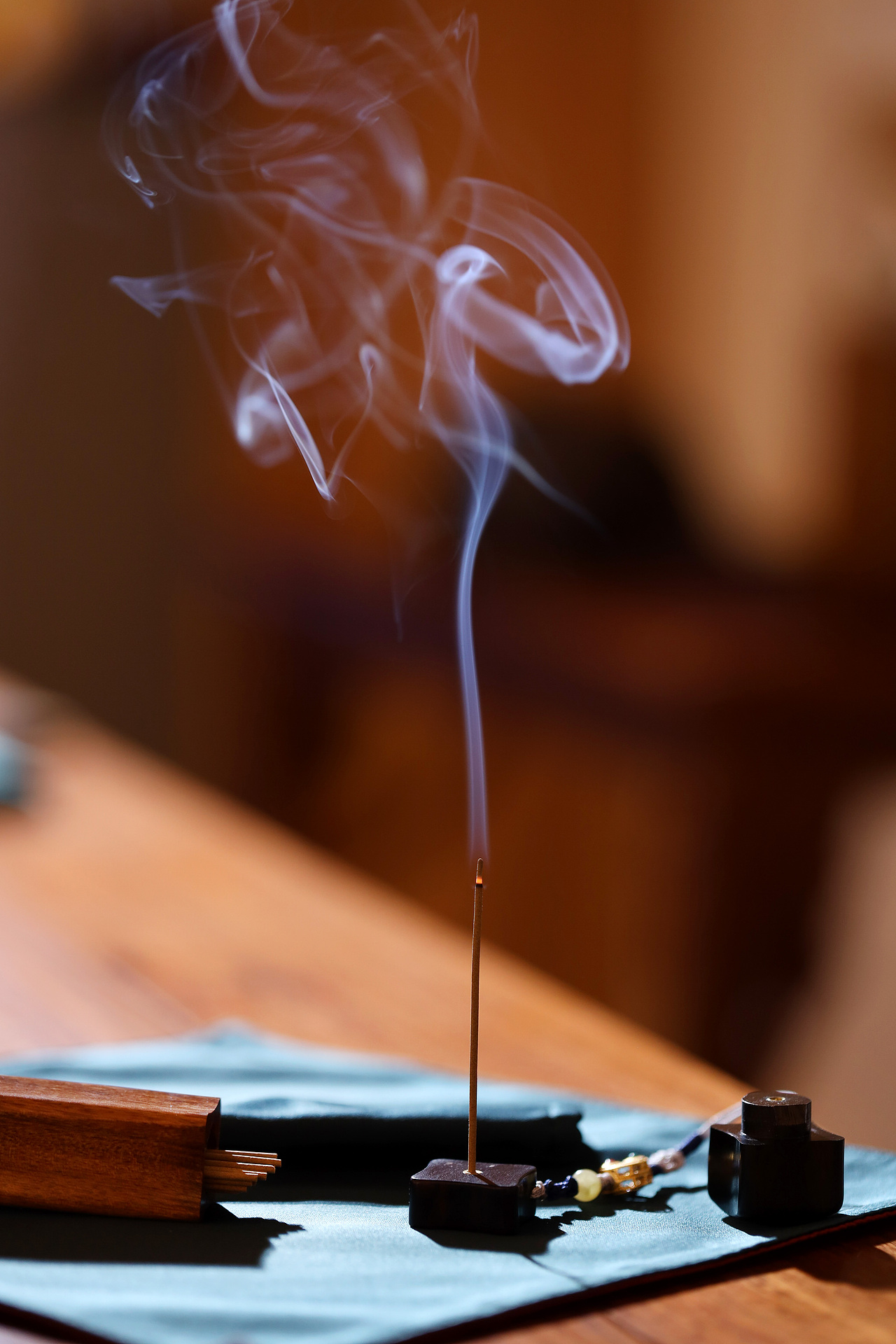 一体式焚储双用便携香器