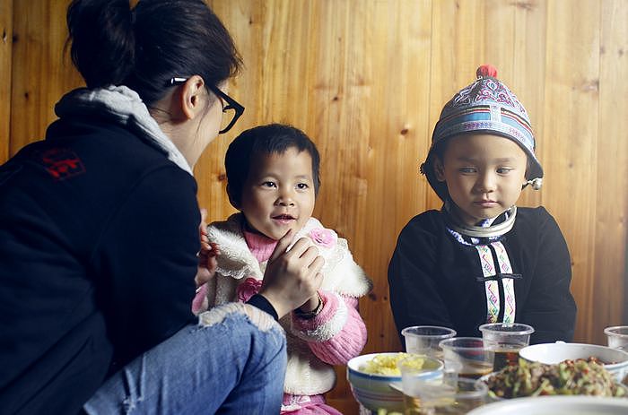 小女孩终于笑了