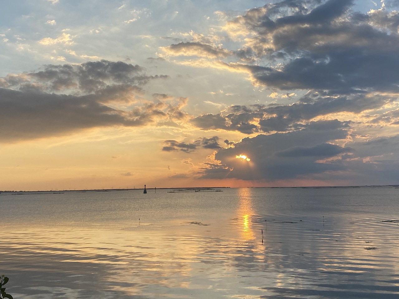 不知哪家的神仙要下凡.