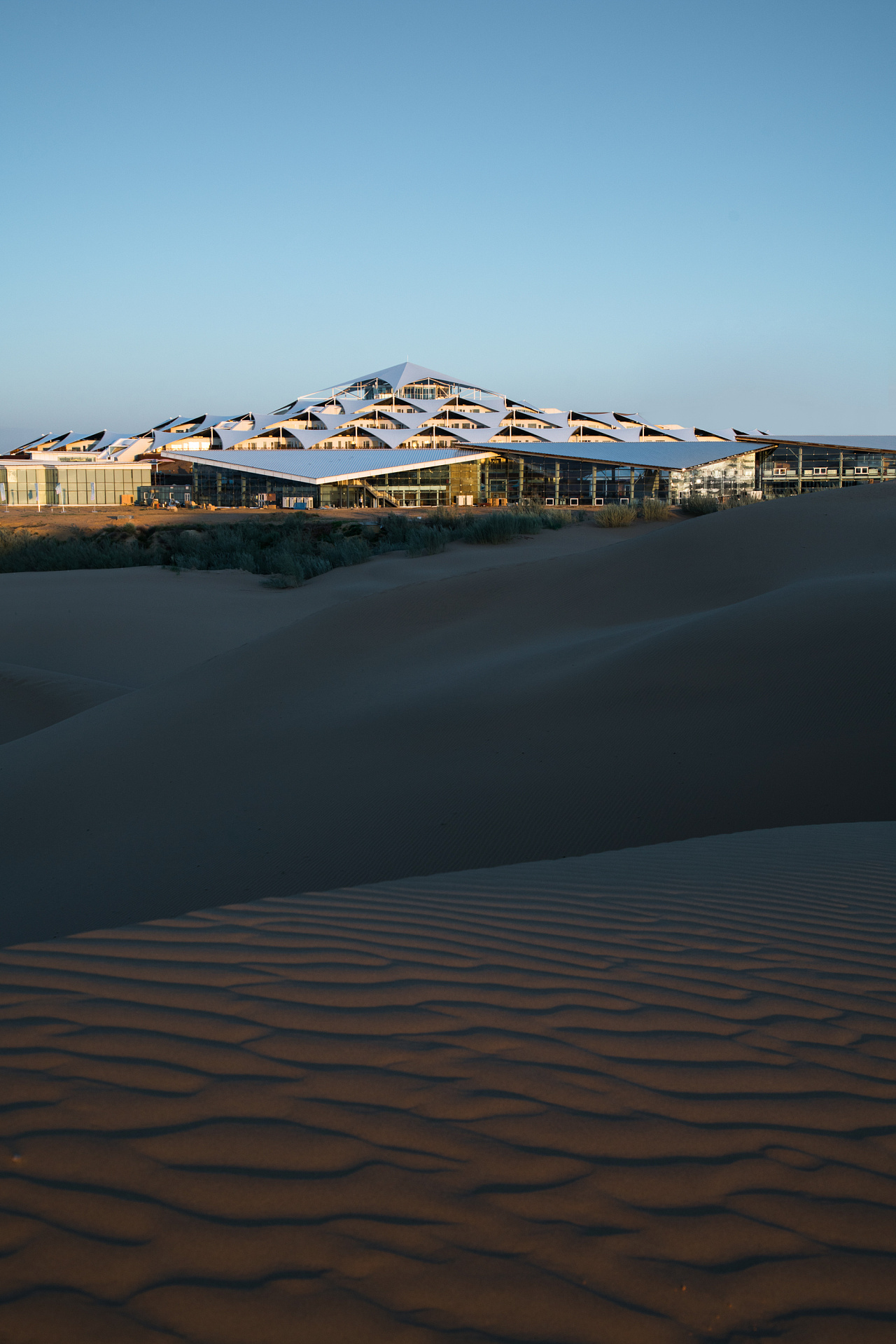 全世界都期待的酒店！内蒙沙漠中的这座酒店究竟有何魔力？！