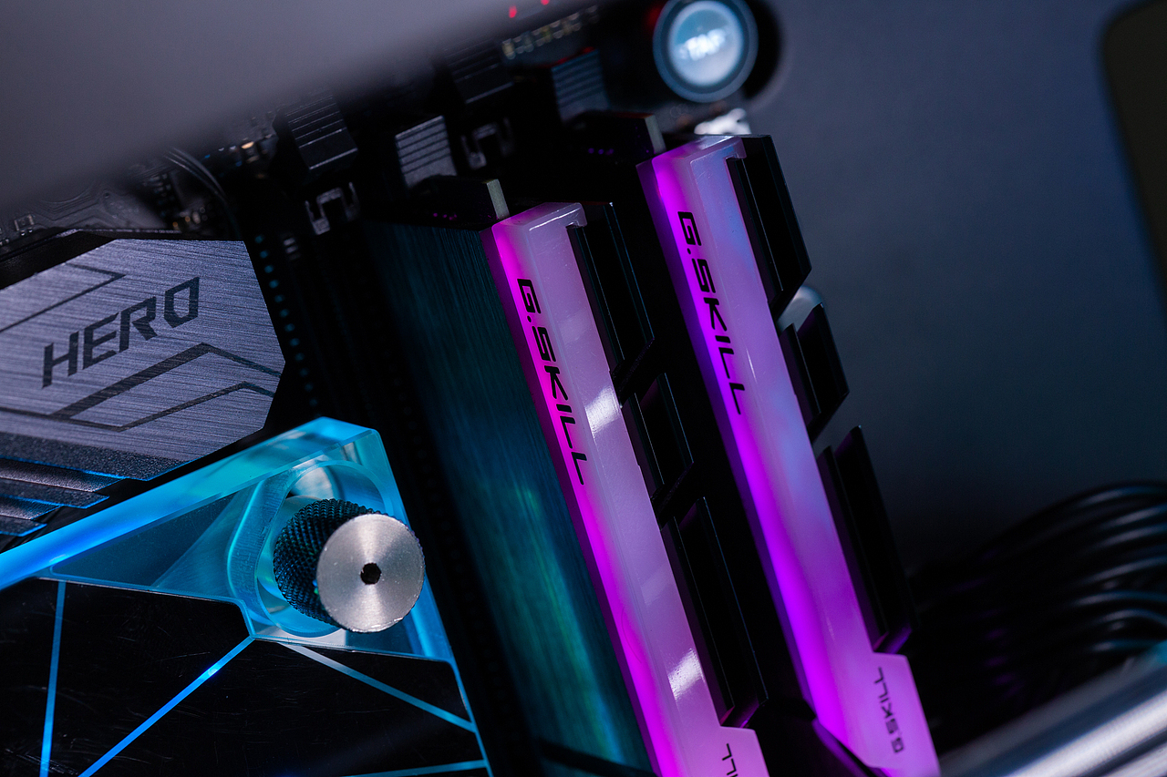 电脑水冷主机拍摄