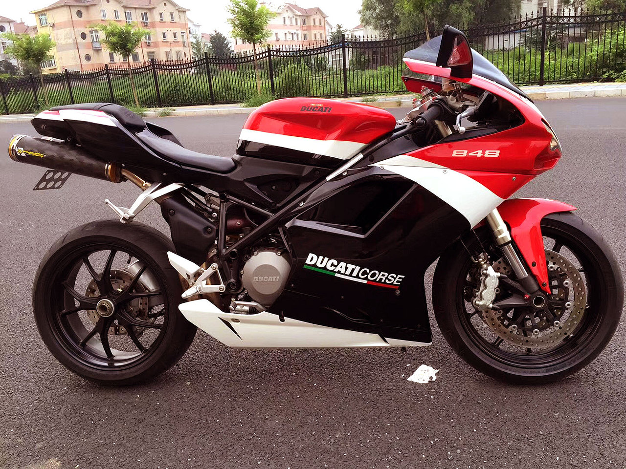 杜卡迪848,现在的坐骑,后面会自己设计一套板画