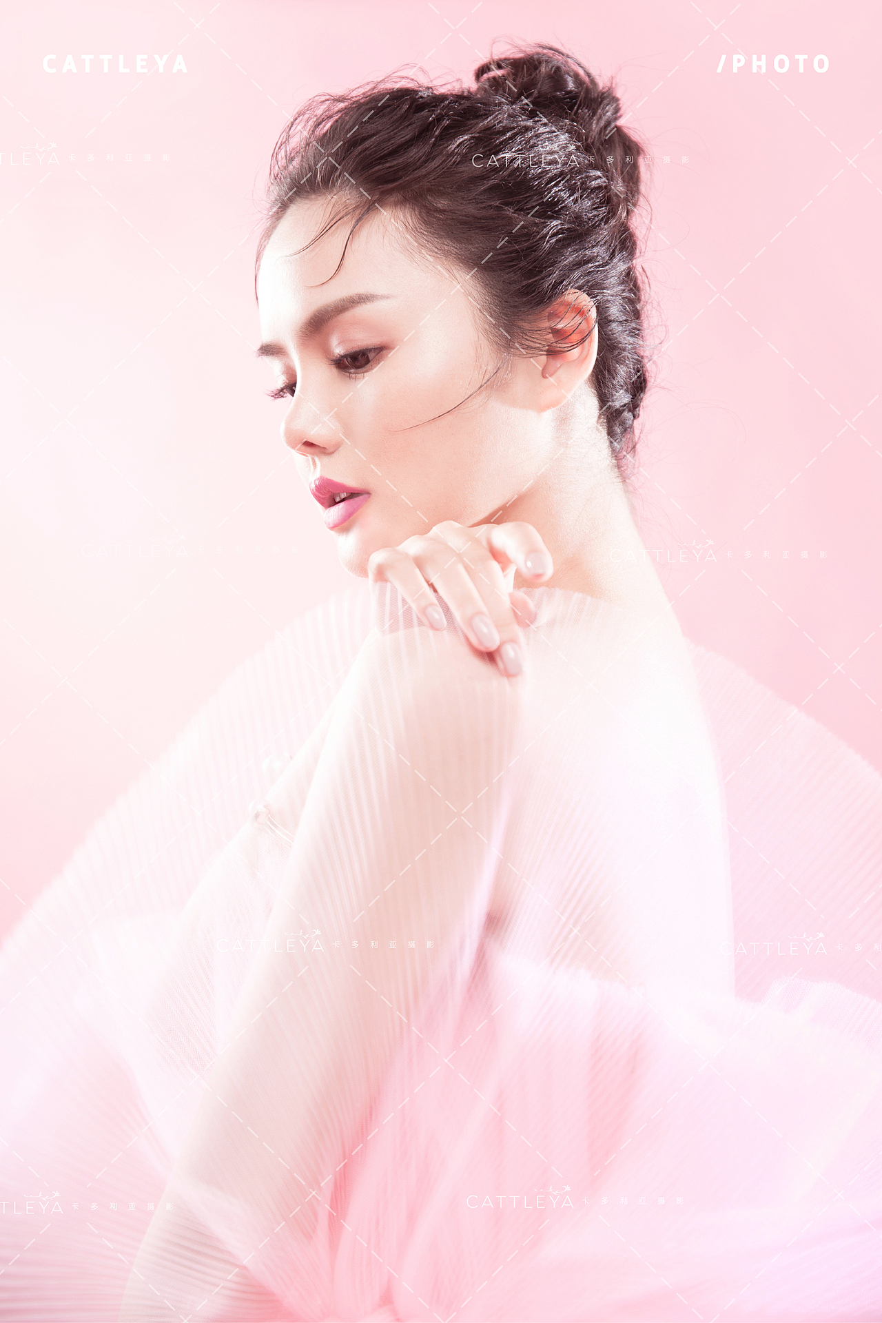 【卡多利亚摄影最新样片】 莱茵湖畔的少女（图ZMTA4MTQzNTMy） - 人像摄影 - 站酷设计师卡多利亚摄影原创素材 - 站酷ZCOOL