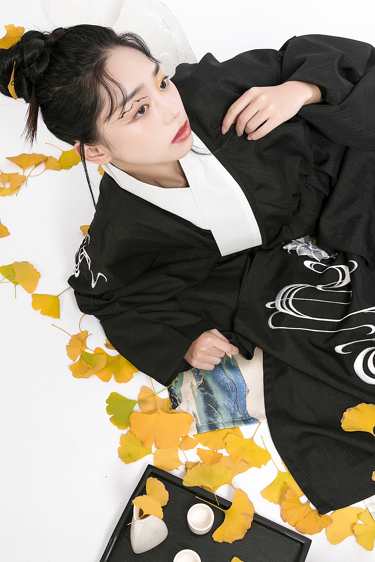 银杏 古风汉服系列作品（图ZMjgzMjk2MTQ0） - 人像摄影 - 站酷设计师LIMO摄影工作室原创素材 - 站酷ZCOOL