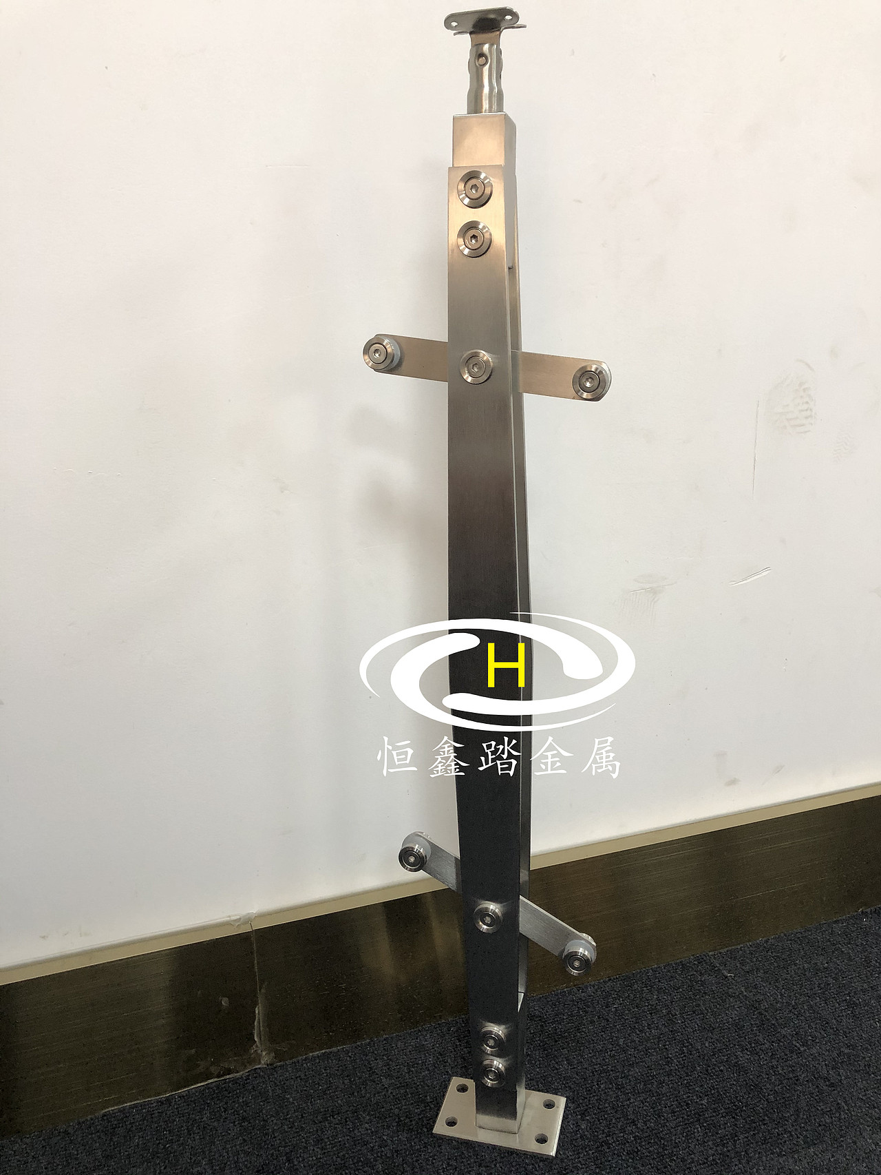 商场304不锈钢工程立柱异形不锈钢立柱施工工艺技术