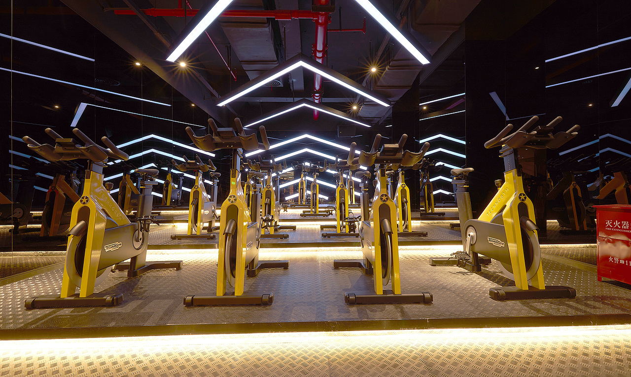 健身房室内场景拍摄空间摄影运动场所游泳馆