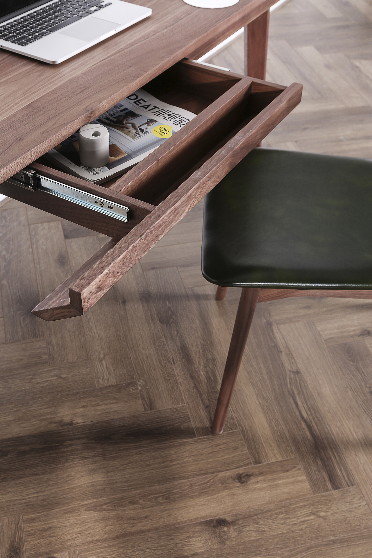 明白书桌 | 隐藏式抽屉书桌