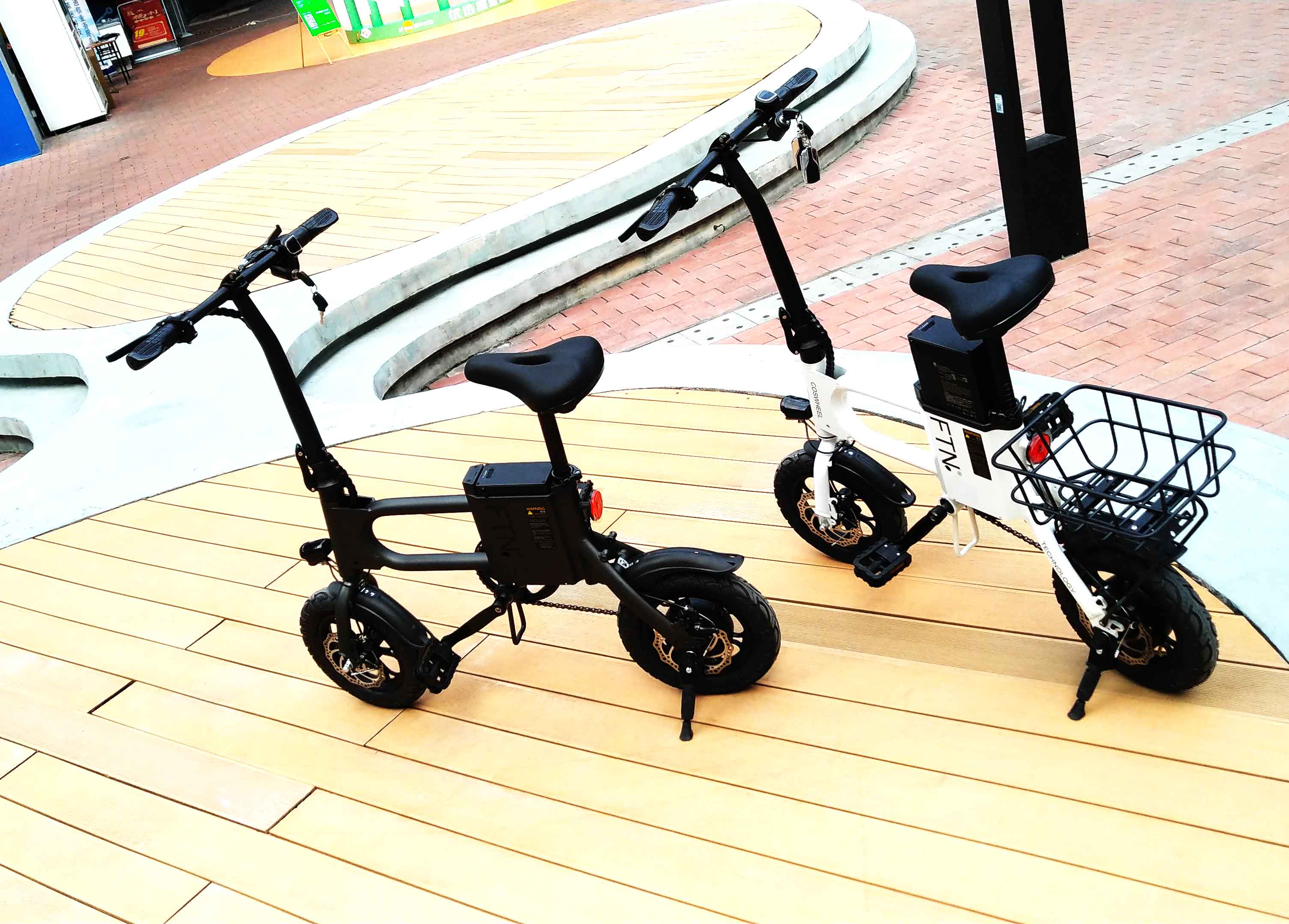 电动车看多了,ftn这头梵牛电动车不仅仅很微电轻巧还可以接小孩_cos