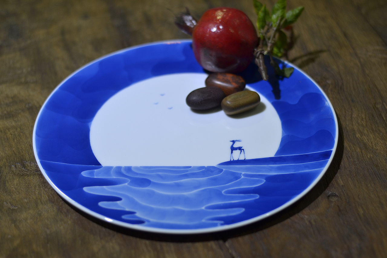 阿阻：从设计概念到绘画制作的延伸（图ZNjIxNDkxNzY=） - 其他手工艺 - 站酷设计师鹿鲲陶瓷原创素材 - 站酷ZCOOL