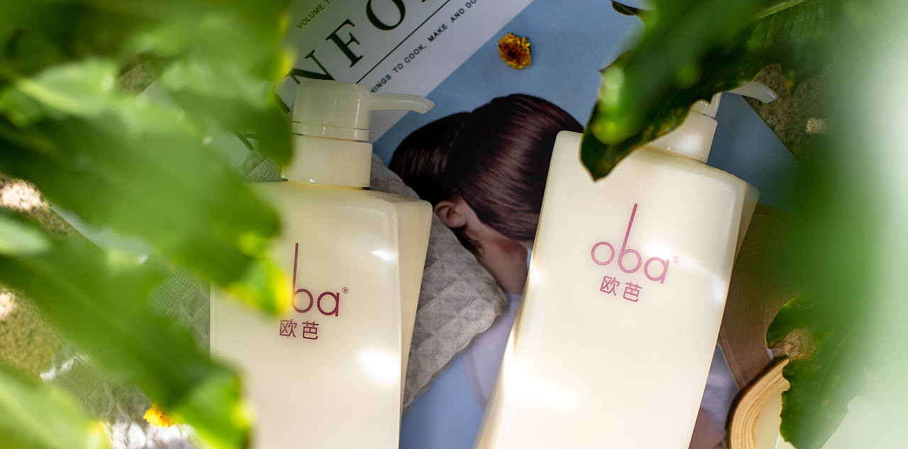 提前一天朴朴购买了9块钱的鲜花,
早上7点起来真不是滋味,<br>准备道具都花了半个小时,<br>磨磨蹭蹭出门到地点都8点了