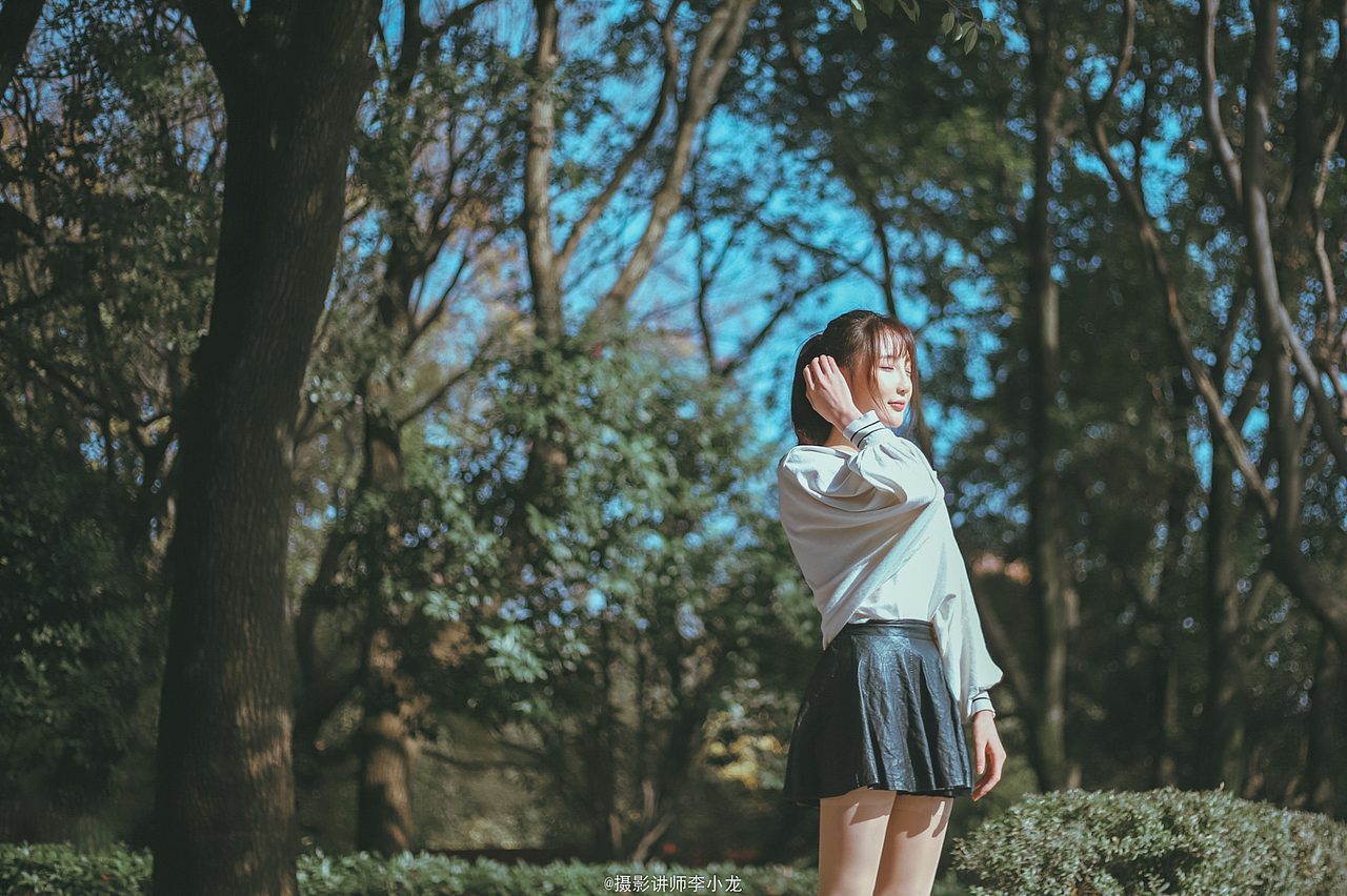 逆光/ 摄影：@摄影讲师李小龙（图ZMTMyMzAzNDky） - 人像摄影 - 站酷设计师摄影讲师李小龙原创素材 - 站酷ZCOOL