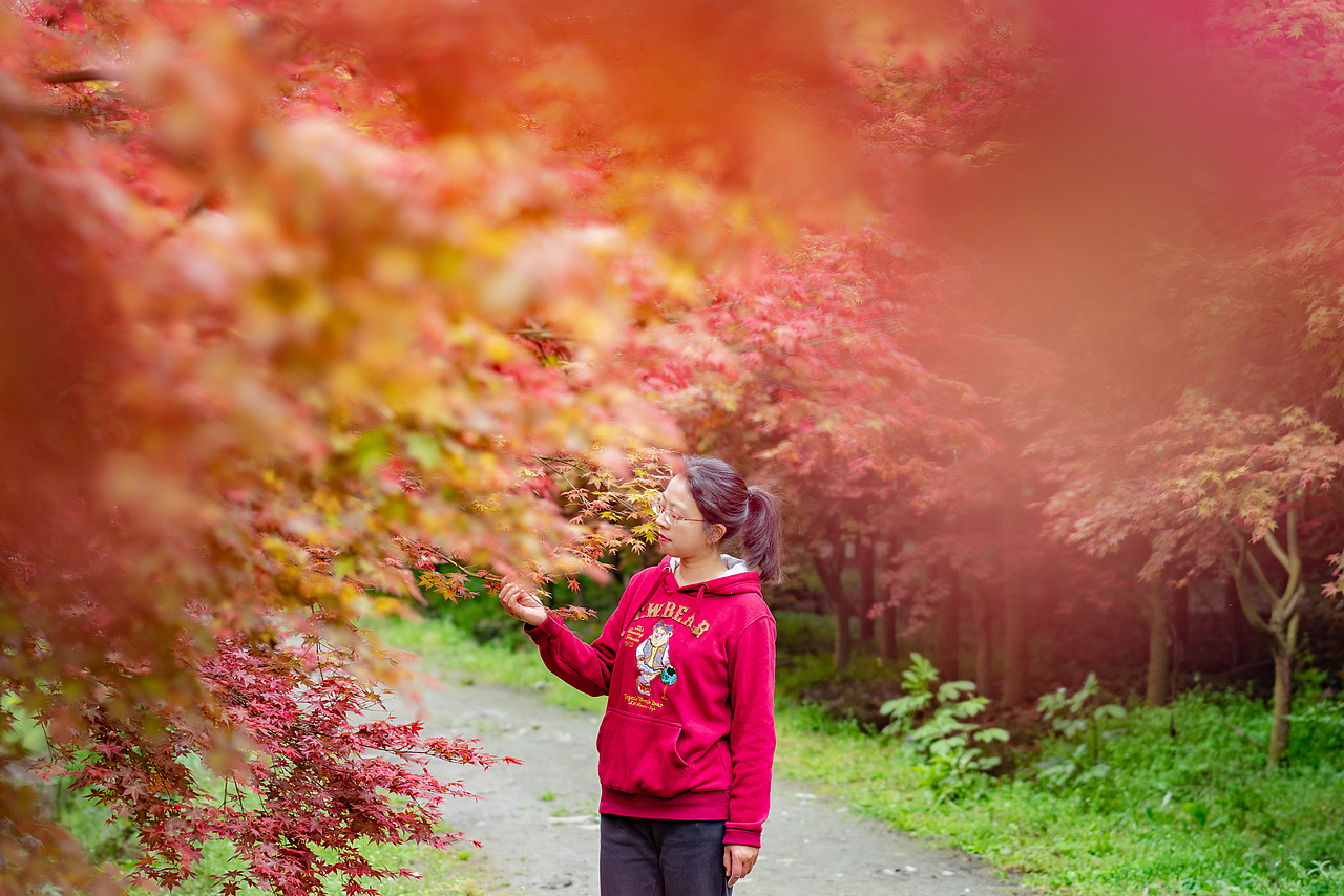 陶醉在春天的花花世界里（图ZMTUzNTQ5MjIw） - 人像摄影 - 站酷设计师迪克高原创素材 - 站酷ZCOOL