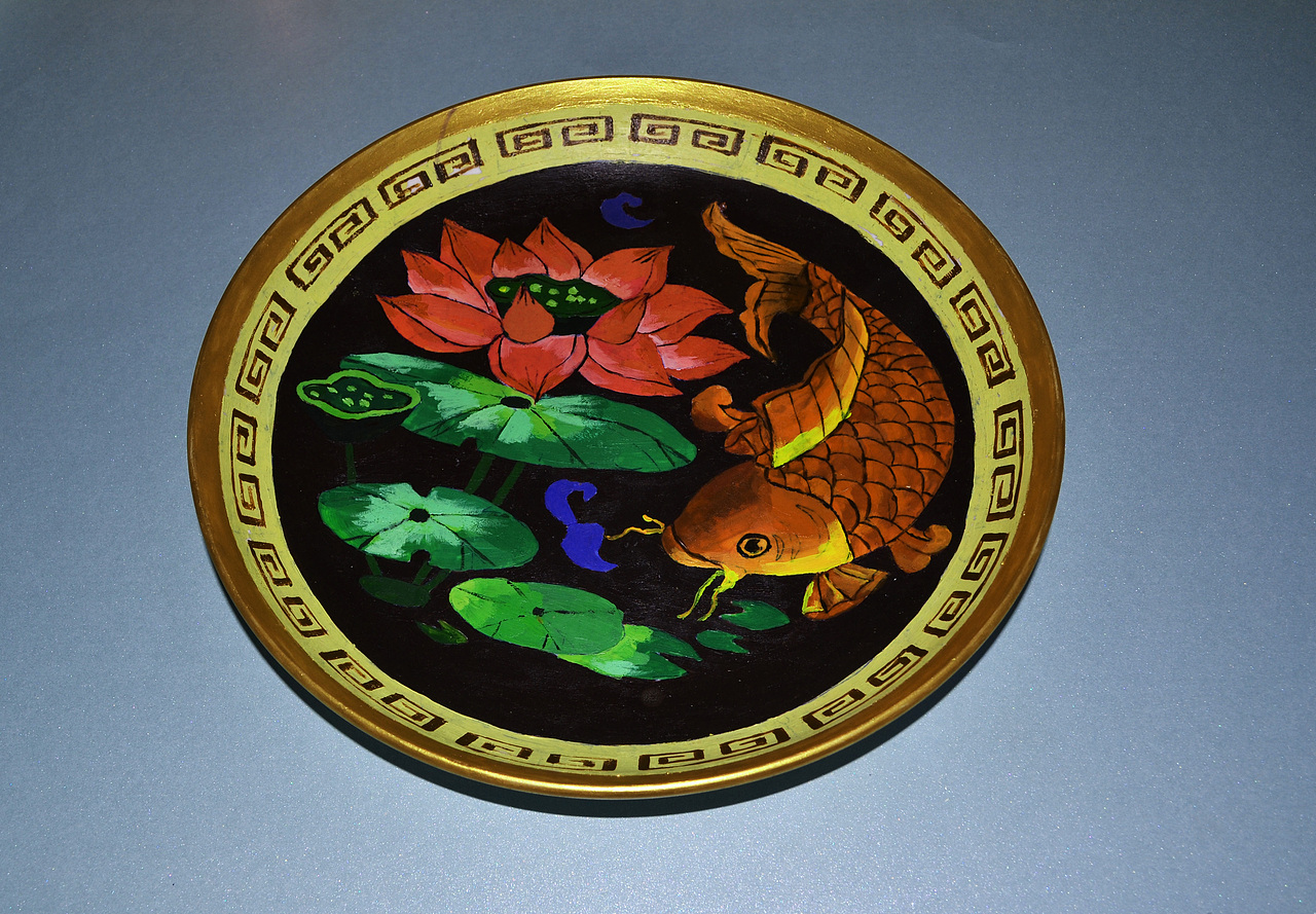 手绘盘子马勺最炫民族风丙烯画