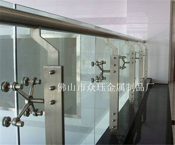 304不銹鋼立柱 欄桿批發(fā) 工程玻璃陽臺樓梯扶手配件（圖ZMjQ4NDk2NjQ0） - 酒店餐飲設計 - 站酷設計師眾鈺金屬原創(chuàng)素材 - 站酷ZCOOL