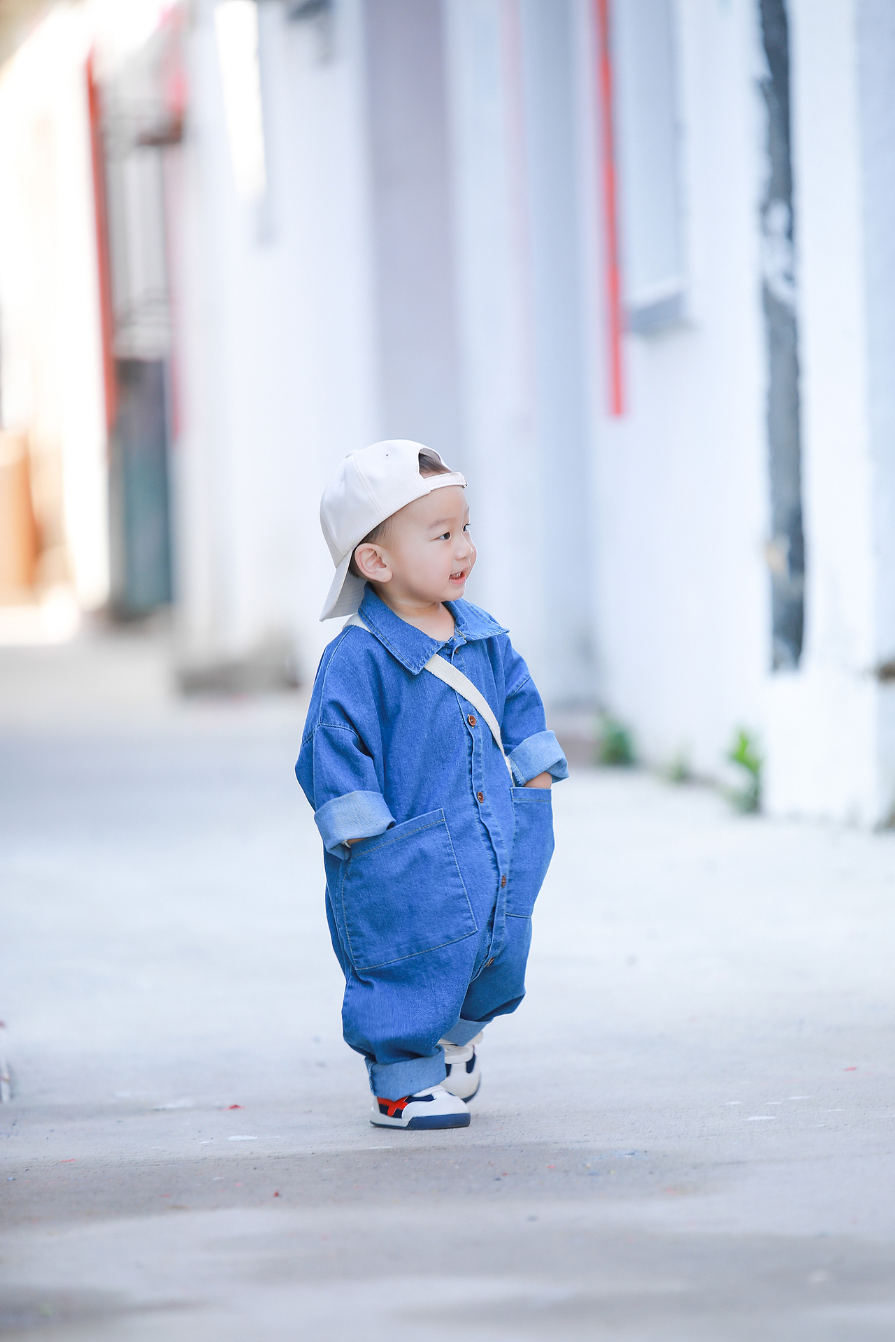 鄉(xiāng)村小道也能拍潮服[ppb嗶嗶][ppb嗶嗶]（圖ZMjk2MTc4OTQ4） - 人像攝影 - 站酷設(shè)計(jì)師Cici小焌熙原創(chuàng)素材 - 站酷ZCOOL