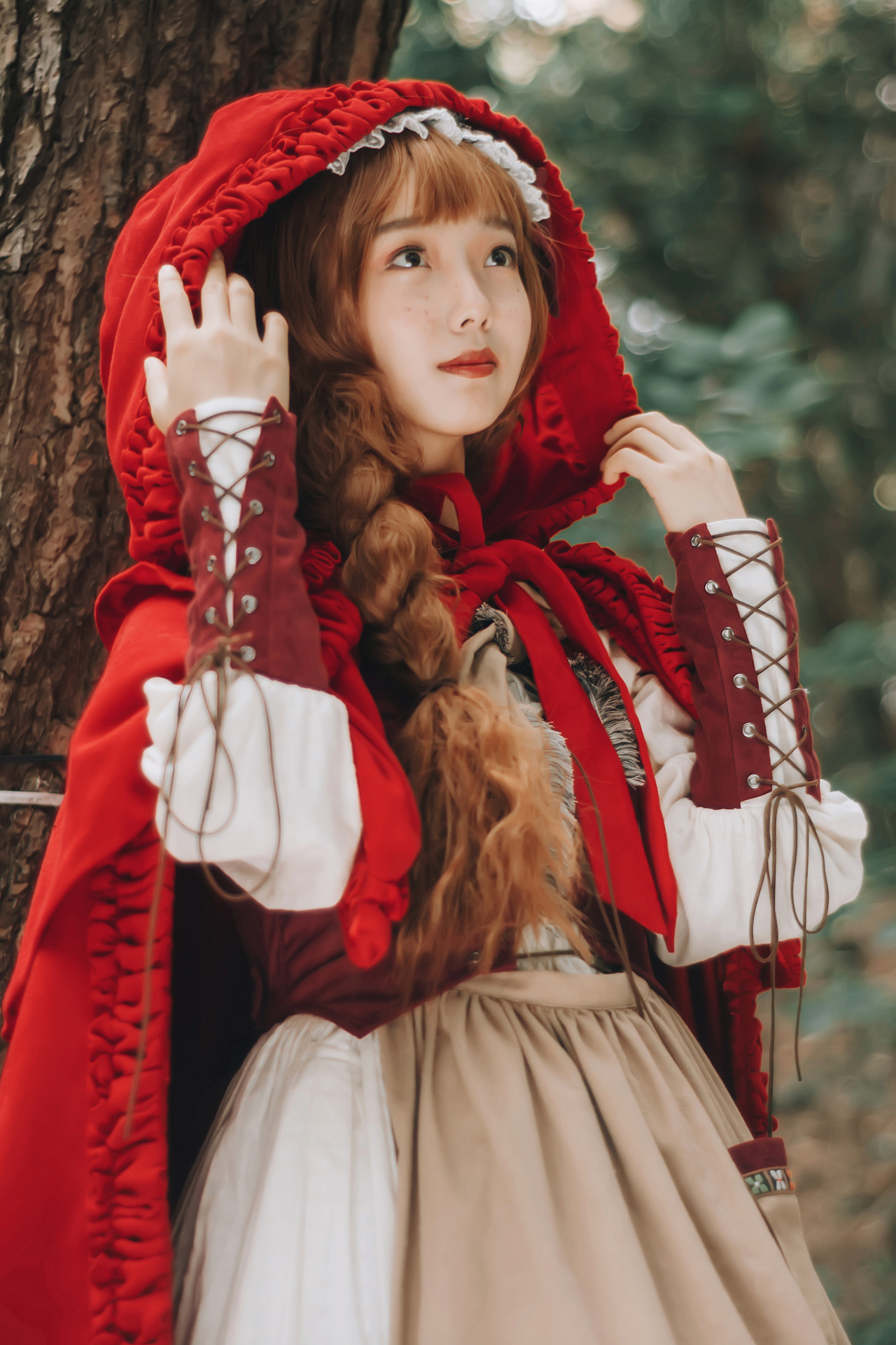 est100 一些攝影(some photos): Red Riding Hood, Amanda Seyfried. 小红帽/ 血紅帽, 亞曼達塞佛瑞