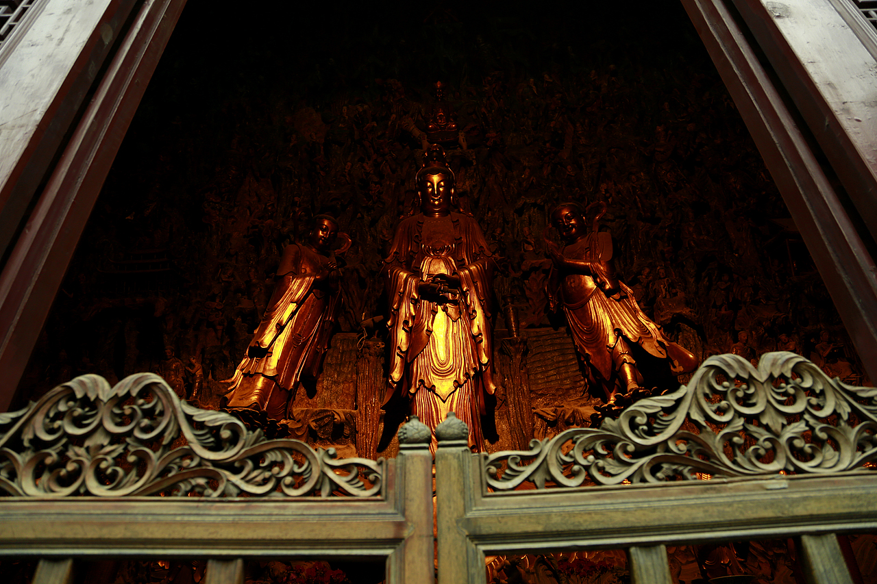 摄影 | 杭州灵隐寺里的大佛,看一次治愈一次