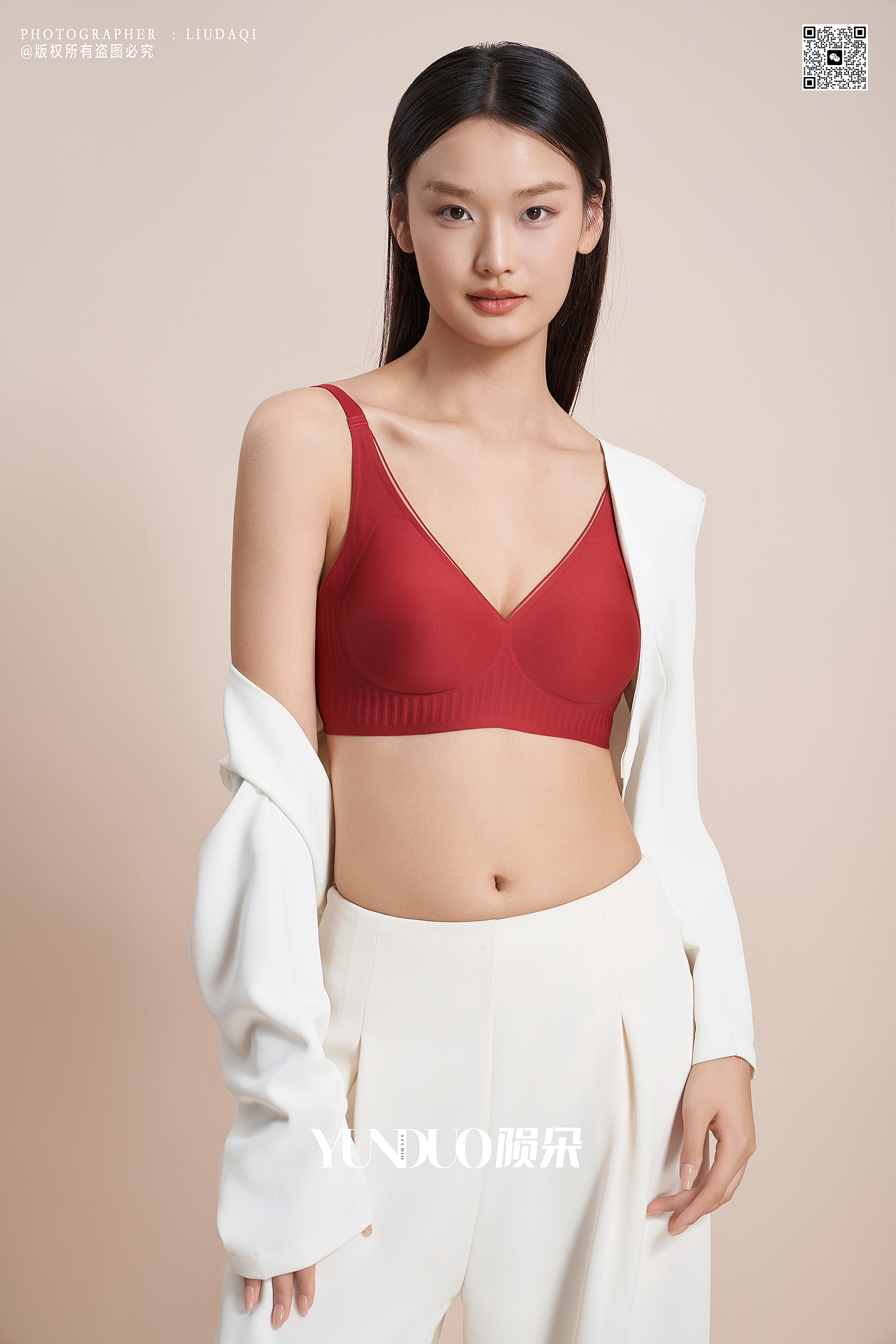 高级感内衣 文胸 吊带 美背 拍摄气质模特
