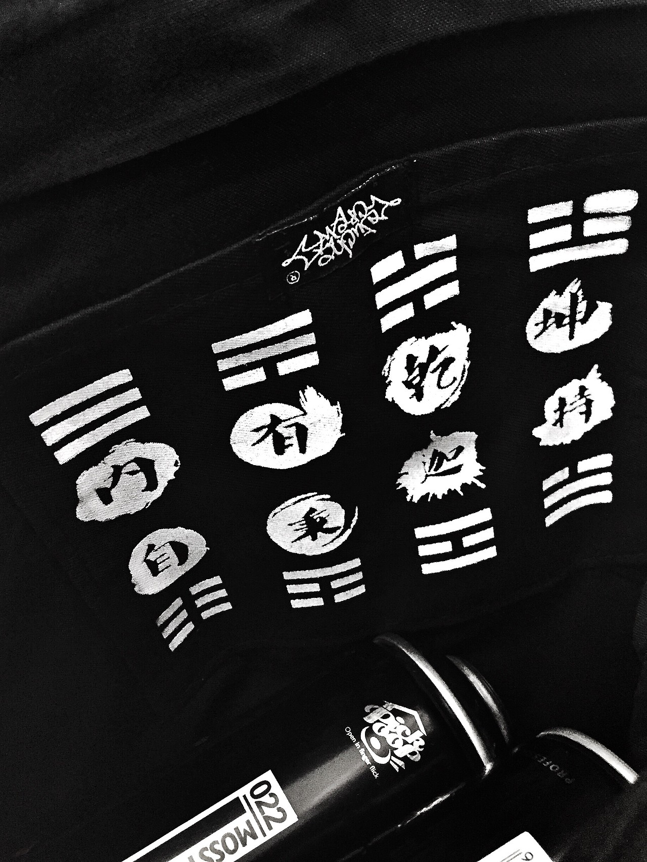 致敬《道士下山》道教风格--正一派道士的周边概念产品（图ZMjk3OTI2MzI=） - 其他服装 - 站酷设计师saycr原创素材 - 站酷ZCOOL