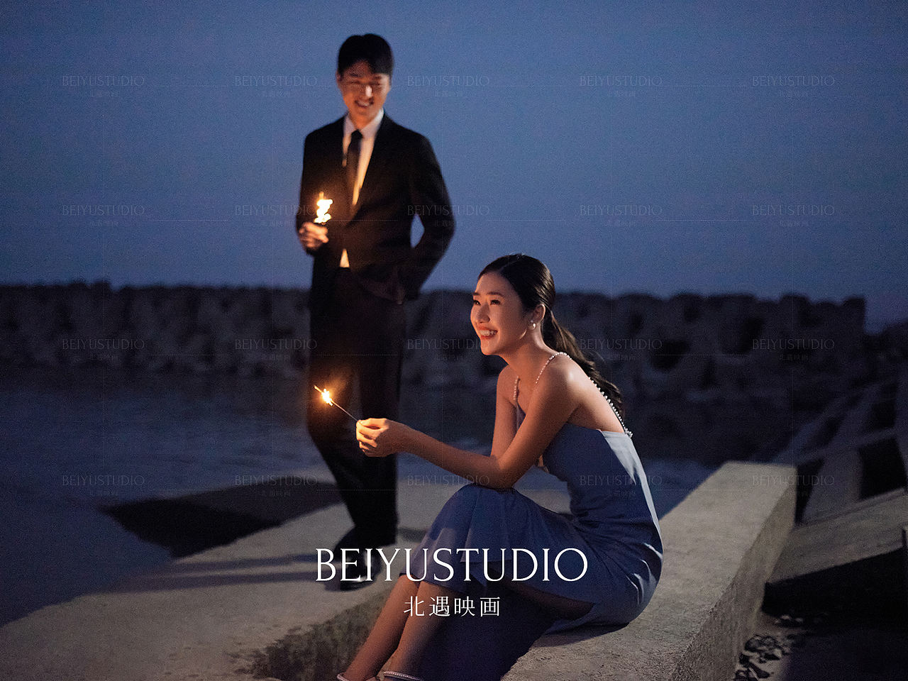 夜海汀风，爱是烟火融入海风的温和辽阔（图ZMjc5NTY1NjAw） - 婚礼摄影 - 站酷设计师北遇映画原创素材 - 站酷ZCOOL