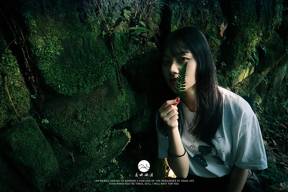 被老板强迫上山拍照同事被老板强迫穿裙子真的很苦：）（图ZMTk5OTU1NzM2） - 其他摄影 - 站酷设计师FrostBan原创素材 - 站酷ZCOOL
