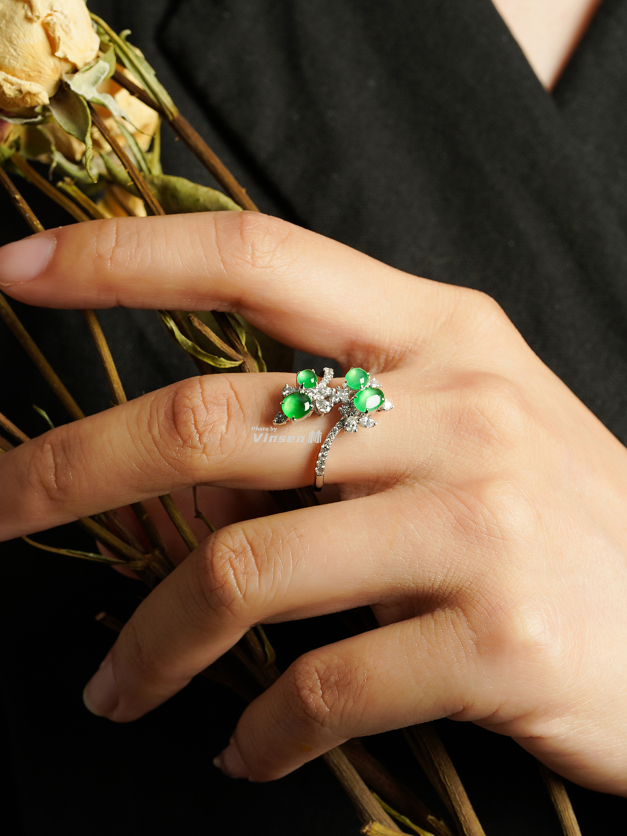 翡翠上身佩戴（图ZMjU2MDMwOTc2） - 产品摄影 - 站酷设计师Vinsen林原创素材 - 站酷ZCOOL