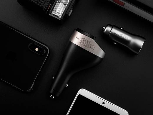 品牌案例丨公牛一拖三扩展式车载充电器